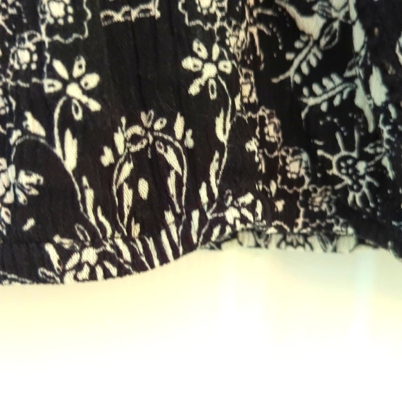 Xhilaration Blouse Black White Criss Cross Elastic Waist Size M - Picture 5 of 6